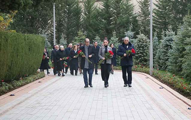 azerbaycan-universitetinin-rehberliyi-fexri-xiyabanda